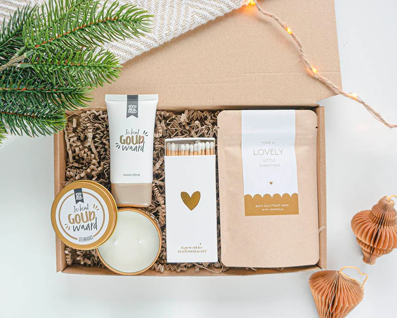 Brievenbuscadeau – Kerstcadeau Vrouw – Gouden Verwenmomentje