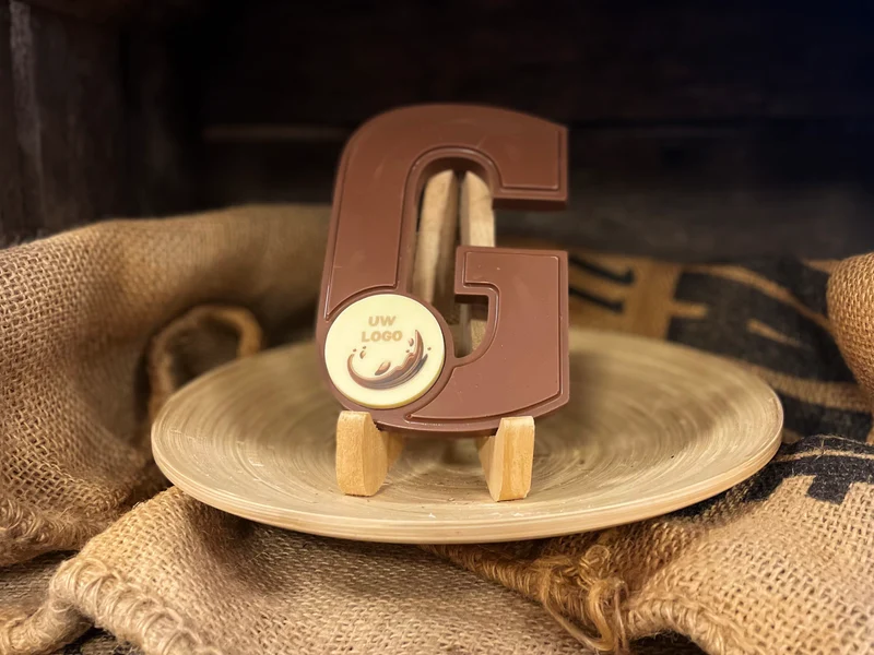 Chocoladeletter G met logo