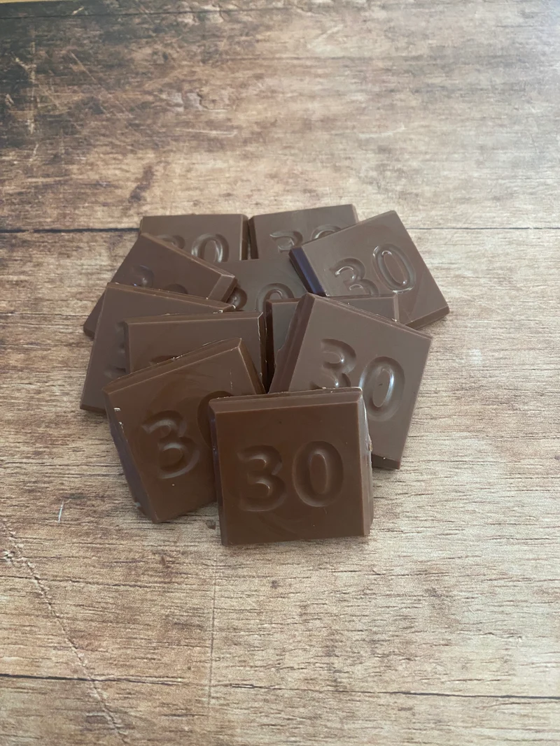 30 jaar / cijfer chocolaatjes 32 stuks