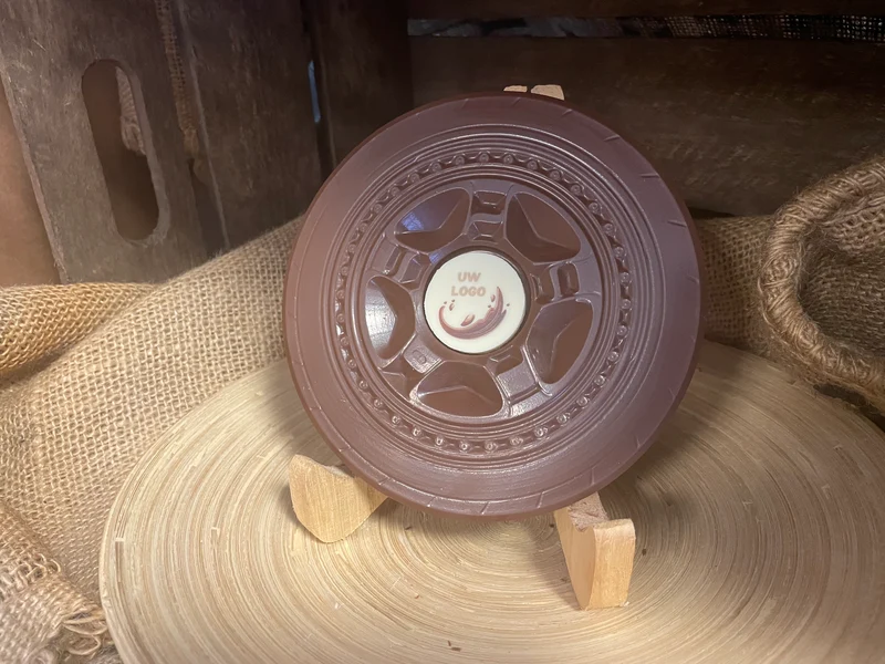 Autoband met velg van chocolade