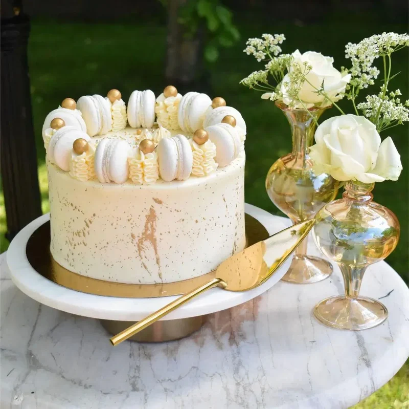 White & Gold Box: Taart & Sweets (22-25 personen)