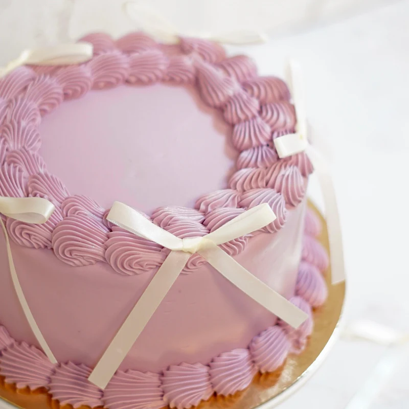 Lila Bow Cake