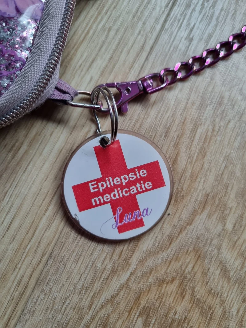 Gepersonaliseerde medische tas hanger voor (nood)medicatie (medische ID-tag)