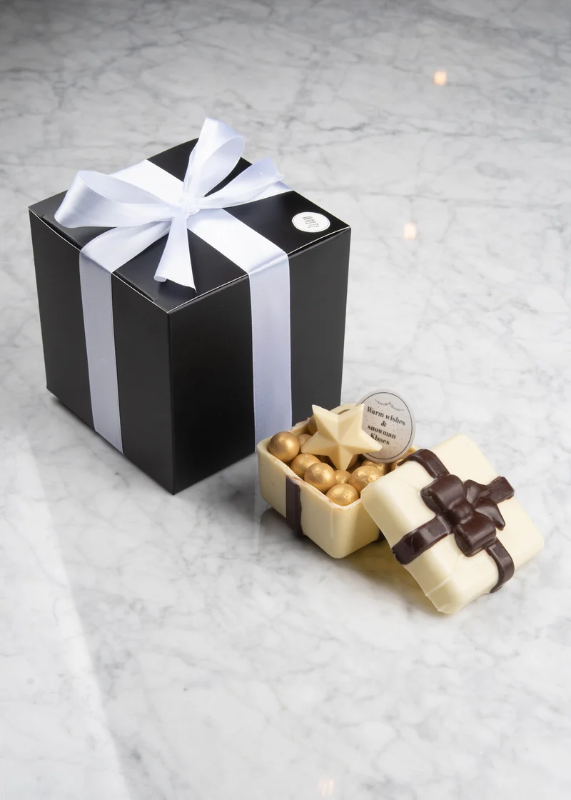 Fortune gift in witte chocolade en gevuld met Gold pearls
