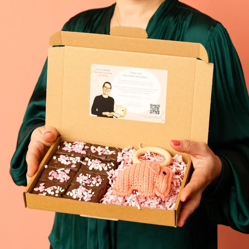 Kraamcadeau | Brownies + rammelaar