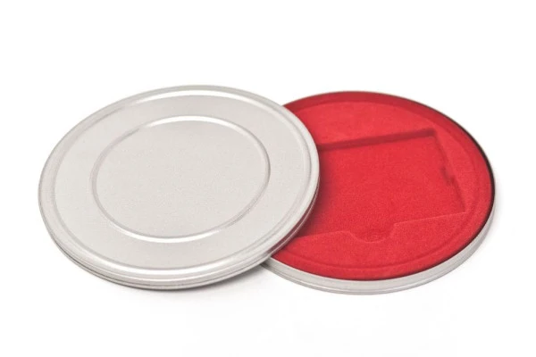 MDT 021 red Voucher box film blik rood 123x10 mm – retro design met luxe uitstraling