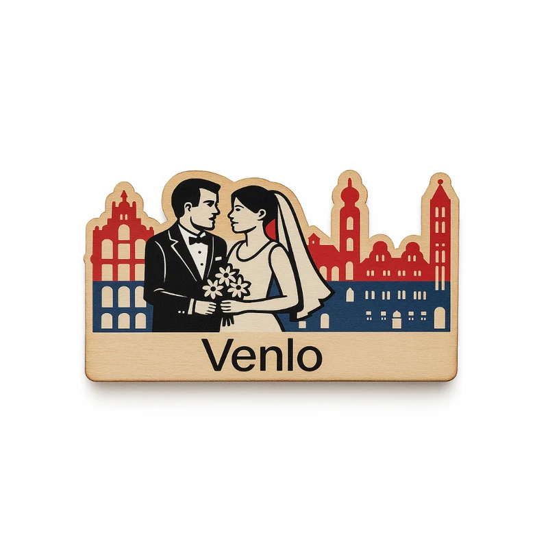 Houten broche Skyline Venlo met bruidspaar – magneetsluiting