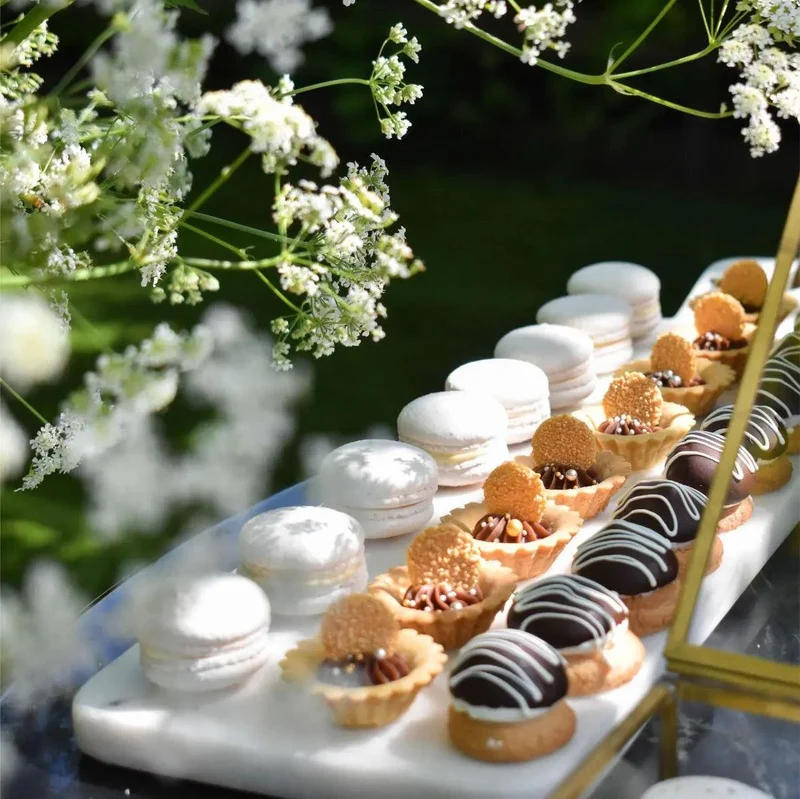 White & Gold Sweets (Vanaf 10 Personen)