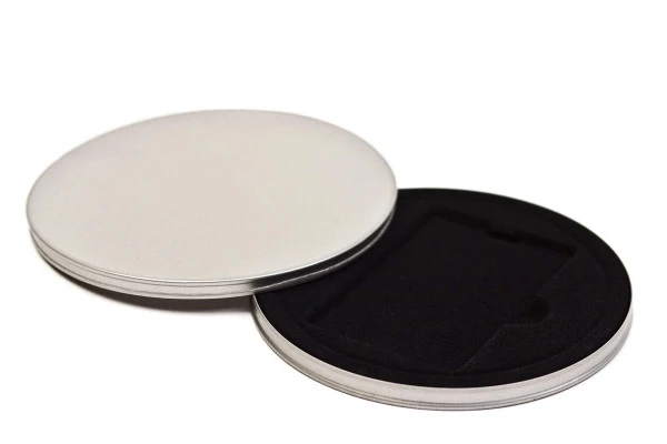 MDT 010 black Voucher box rond 123x10 mm – luxe verpakking voor vouchers en cadeaukaarten