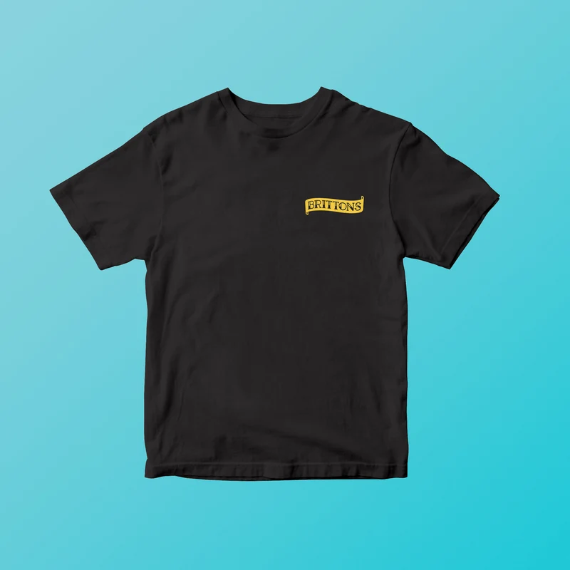 T-shirt Zwart met Geel Logo