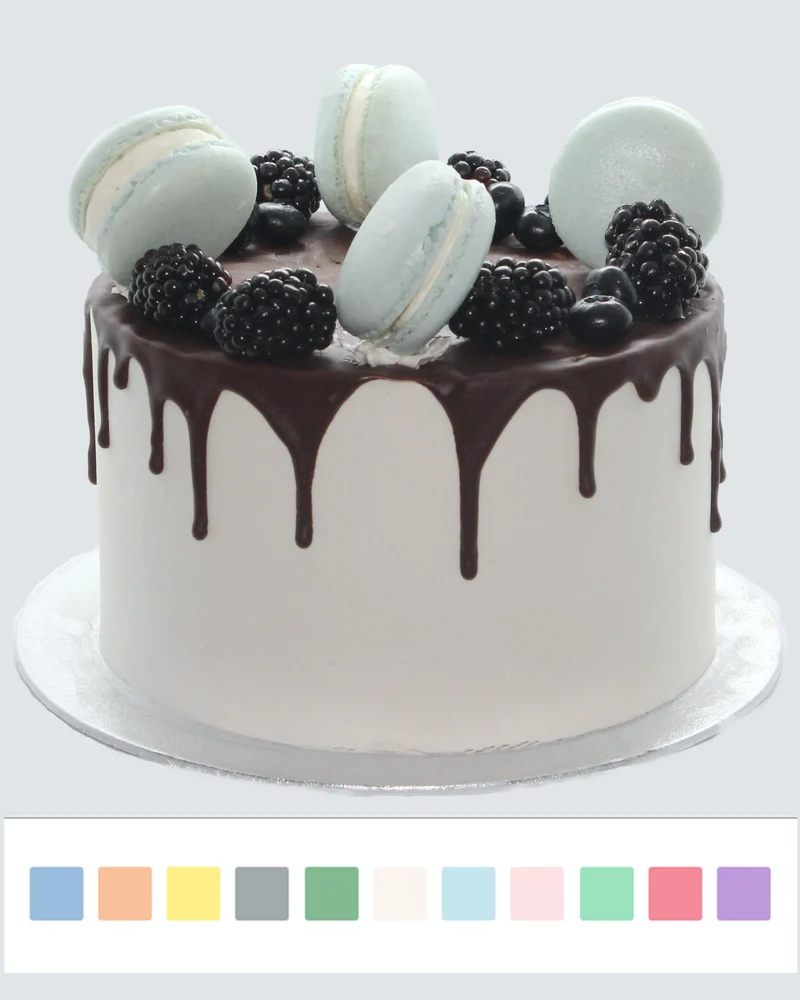 Taart met verse bessen & macarons