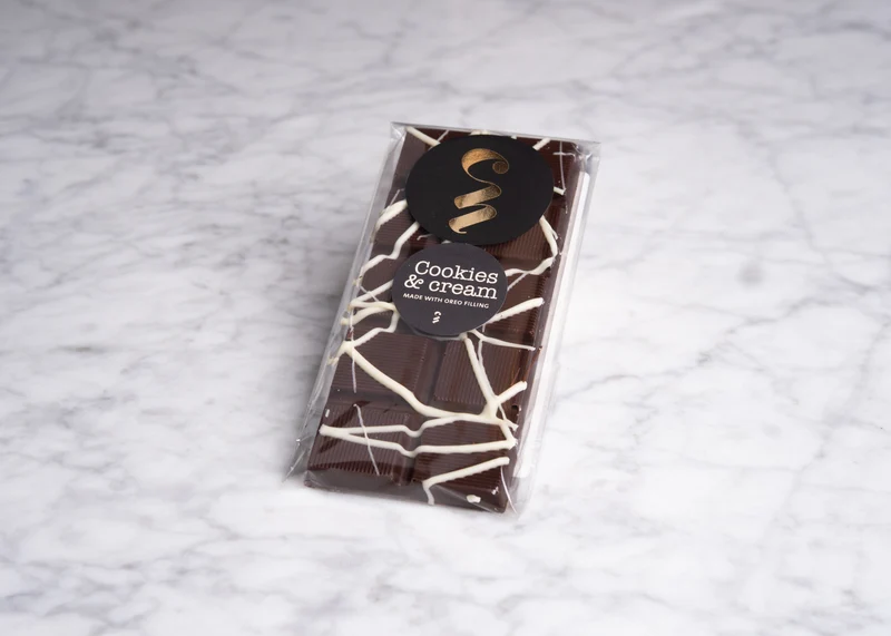 Gevulde chocoladereep: Cookies and Cream - pure chocolade