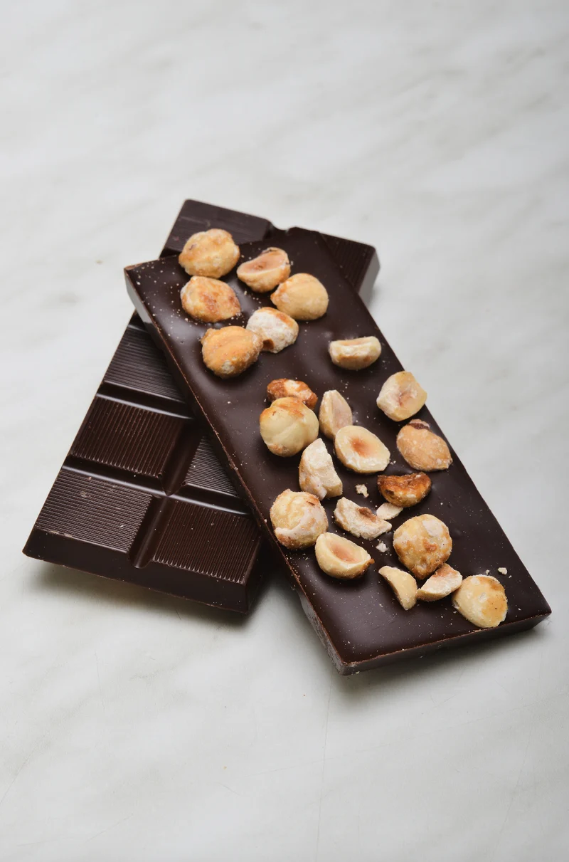 Pure chocoladereep met hazelnoten 45 g