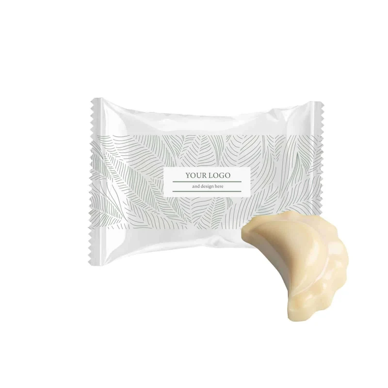 Chocolade pierogi-praline met aardbeienvulling