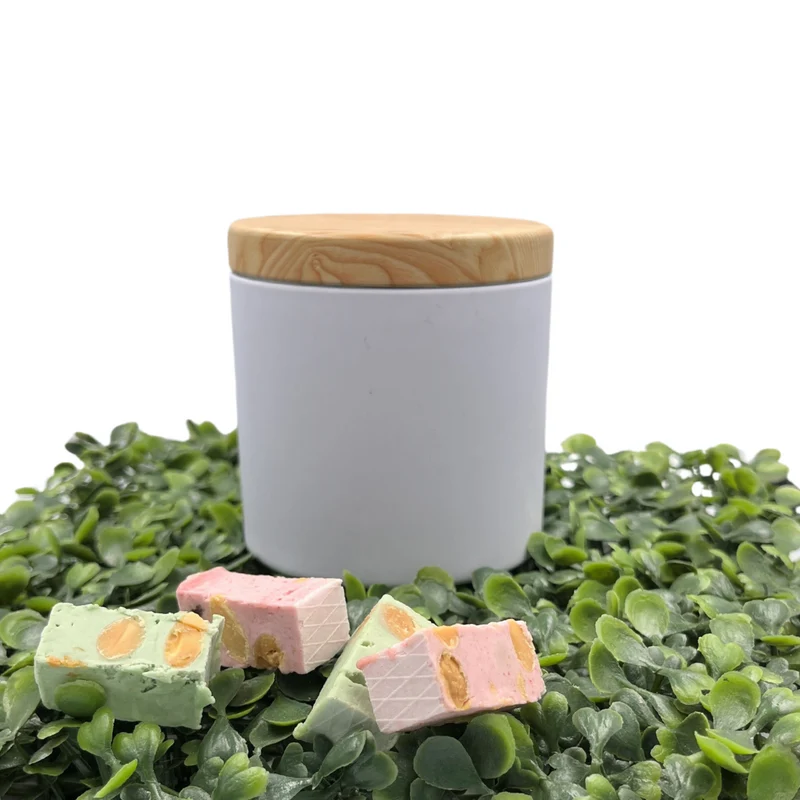 Blikje met dekselbedrukking en Paasnougat
